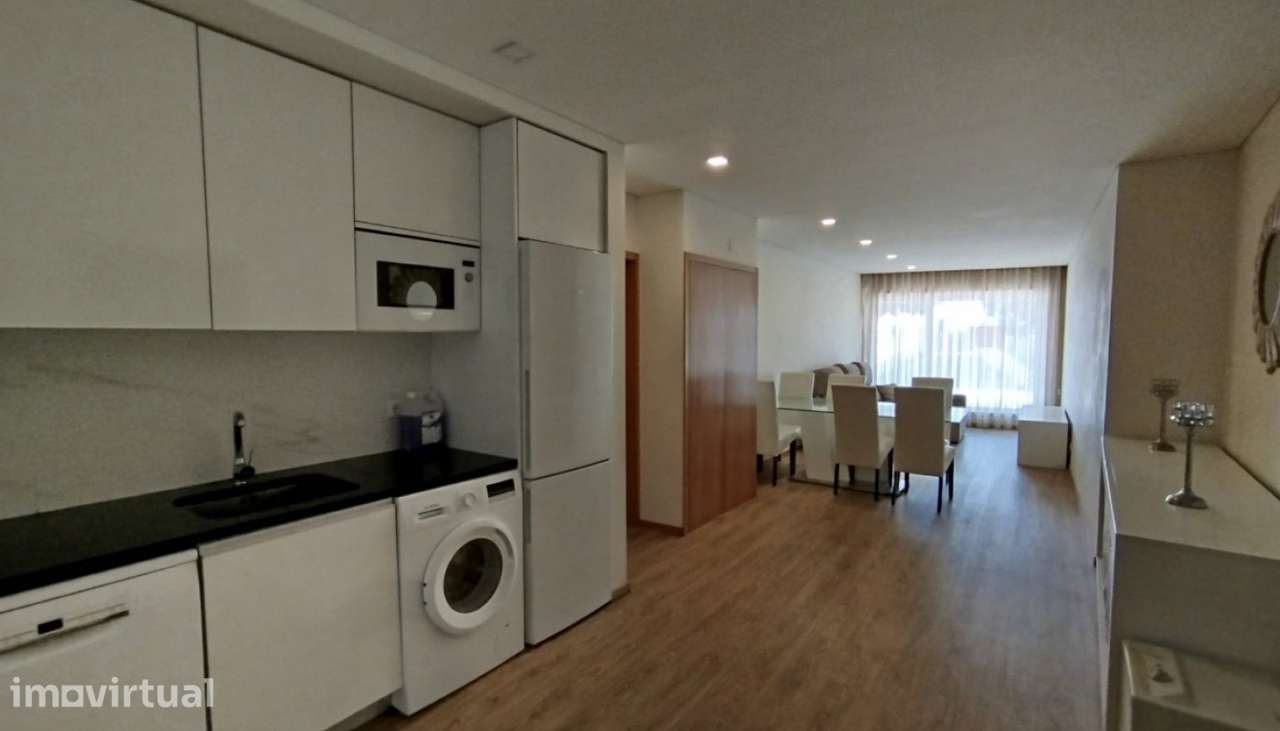Venda de Apartamento T2+1 em frente à praia, na Póvoa de Varzim - Grande imagem: 2/15