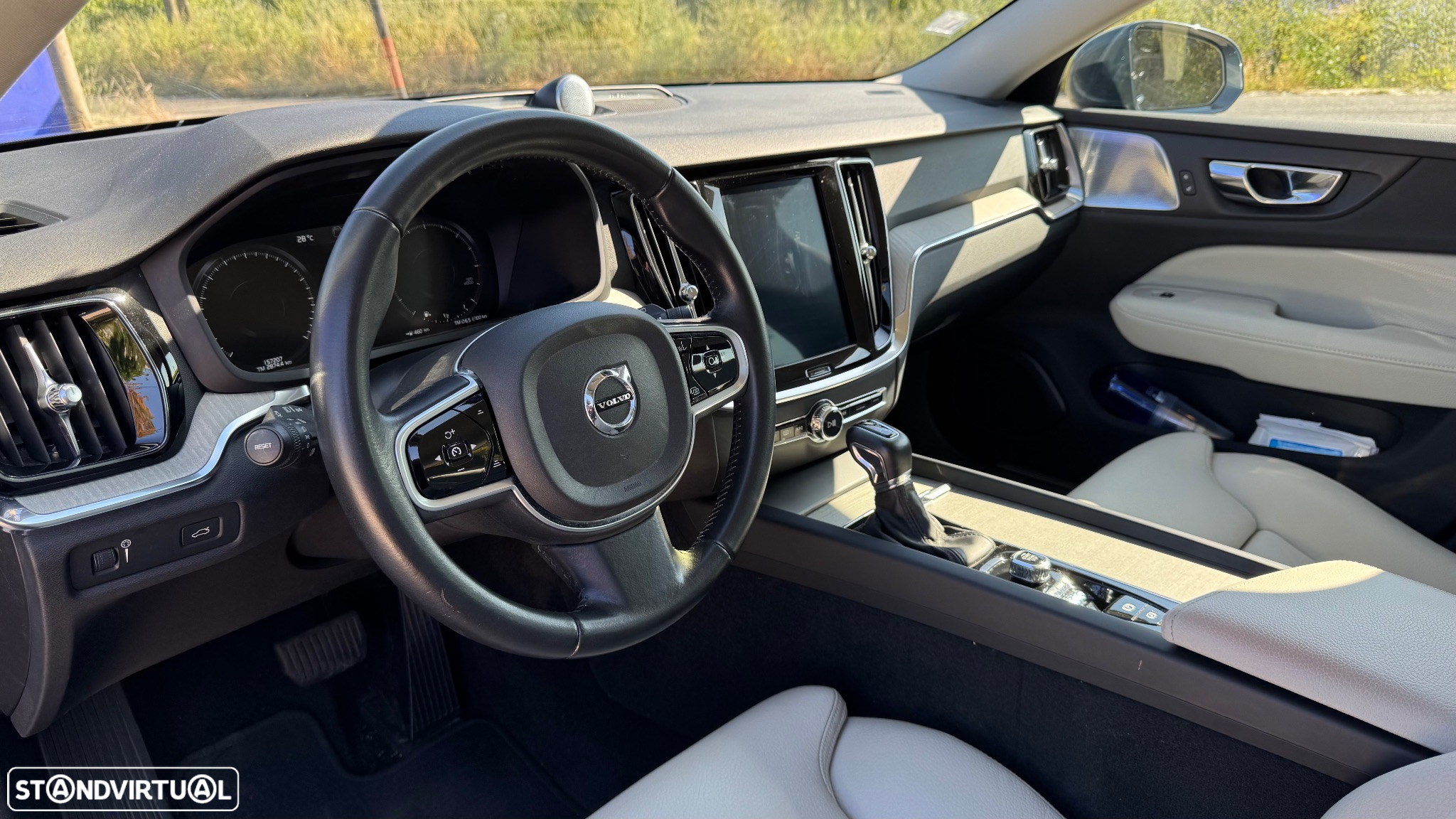 Volvo V60 2.0 D4 R-Design Geartronic - 9