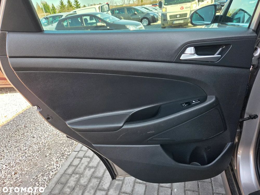 Hyundai Tucson blue 1.7 CRDi 2WD DCT Premium - 24