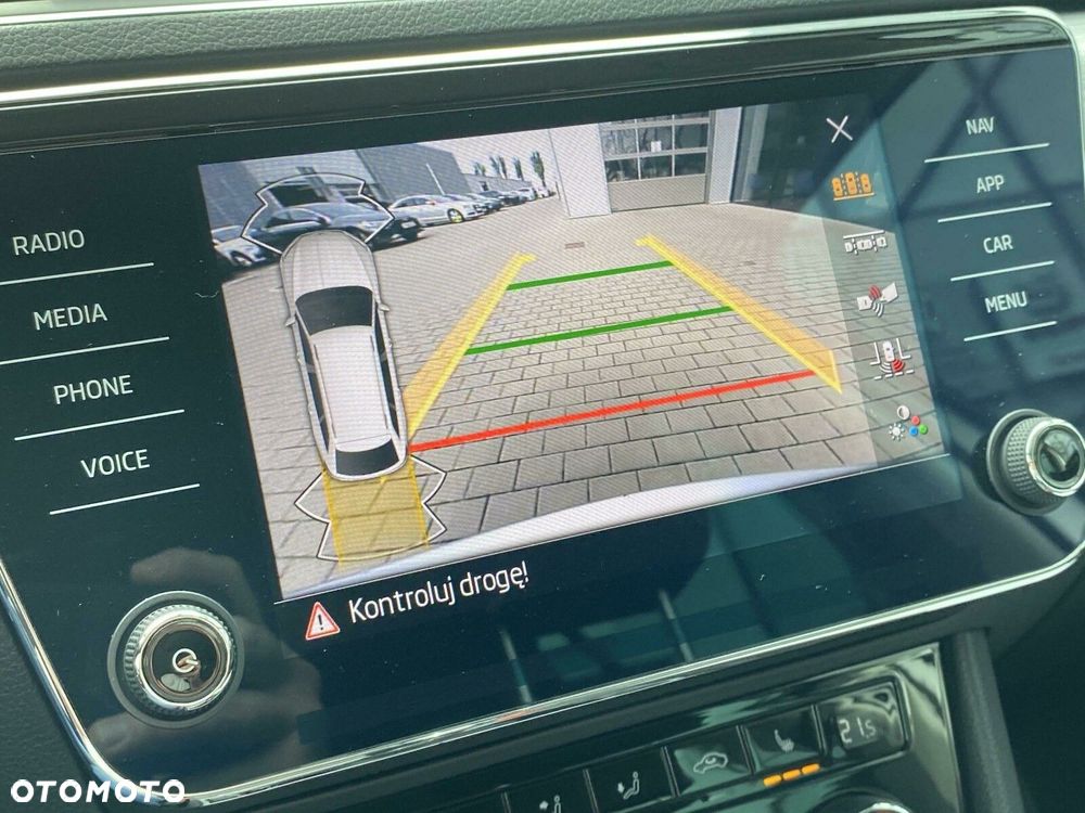 Skoda Superb 1.5 TSI Ambition DSG - 35