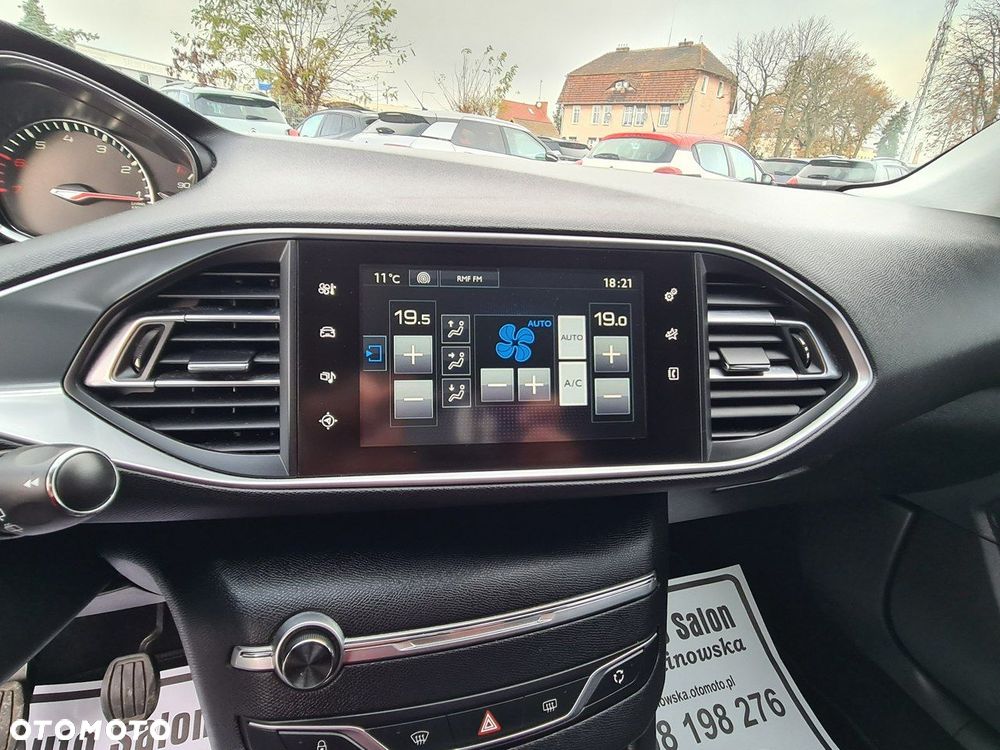 Peugeot 308 1.2 PureTech Allure S&S - 15