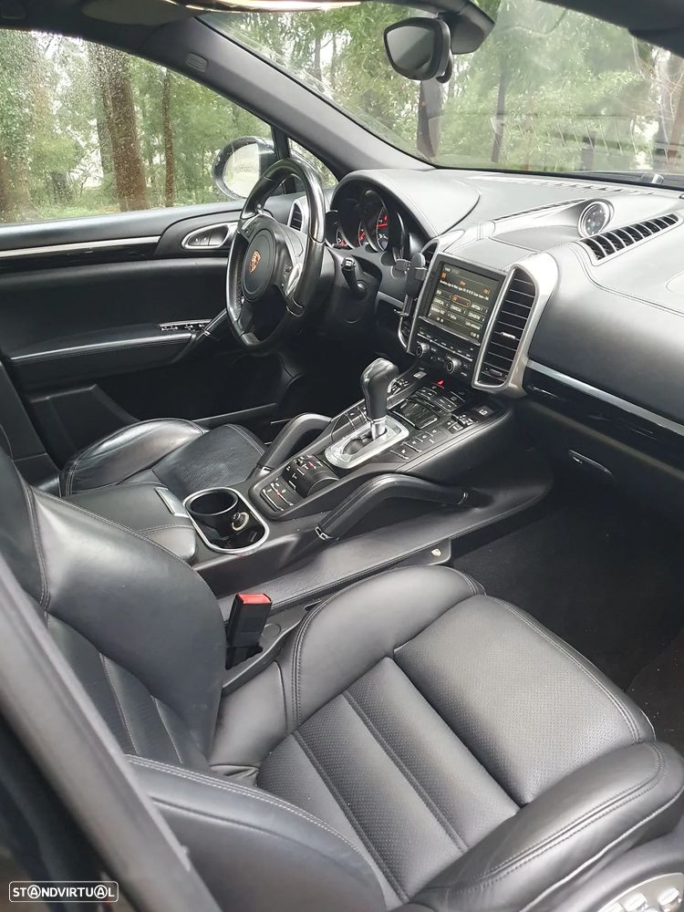 Porsche Cayenne Platinum Edition - 7
