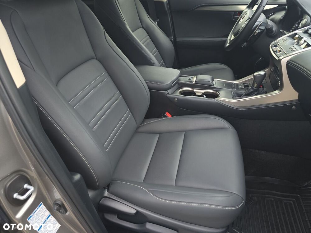 Lexus NX 300 F Impression AWD - 9