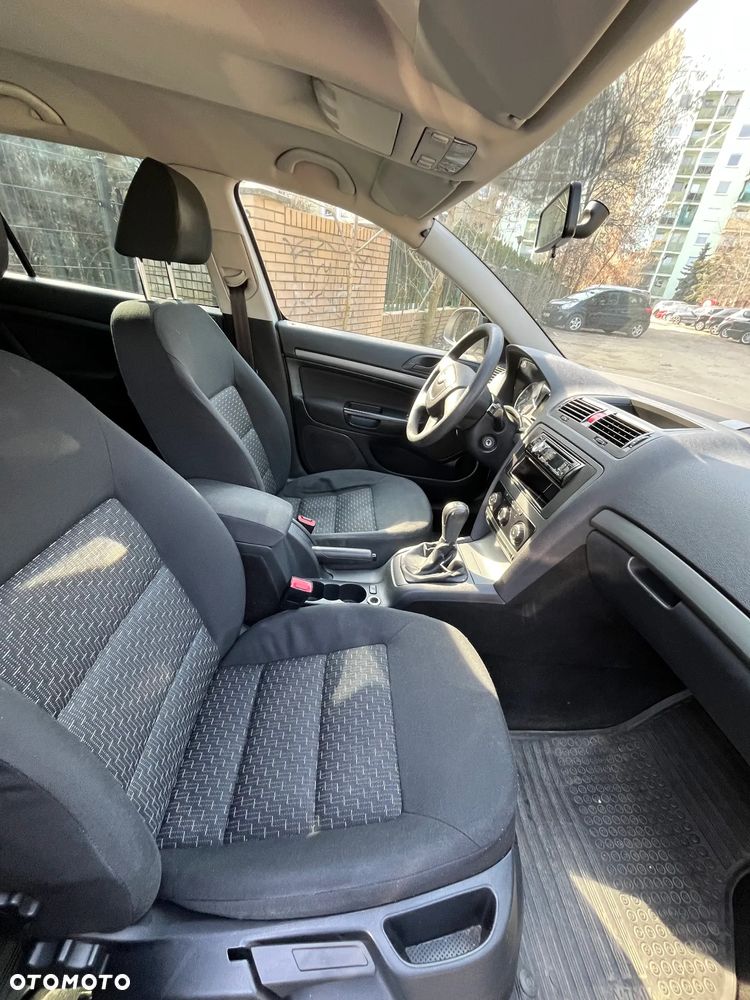 Skoda Octavia 1.6 - 6
