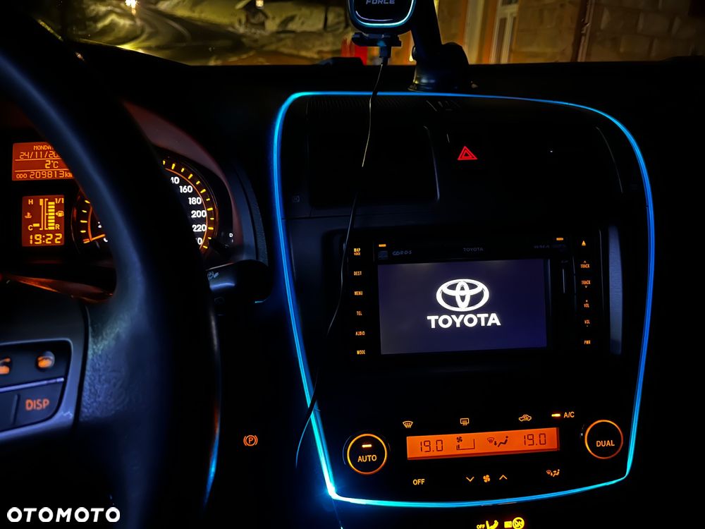 Toyota Avensis 1.8 Comfort - 1