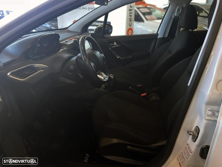 Peugeot 208 1.2 PureTech Style - 9