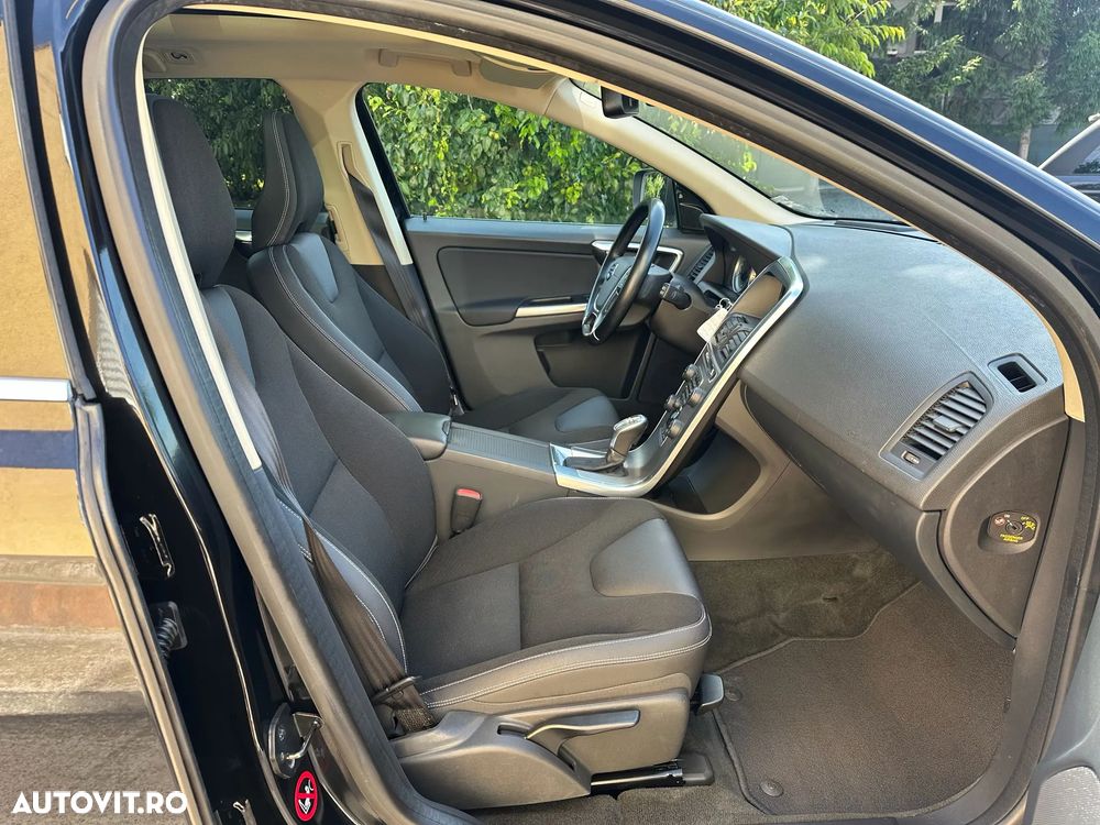 Volvo XC 60 D4 AWD Geartronic Edition Pro - 12