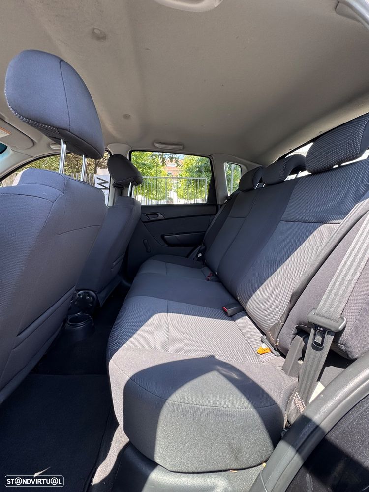 Chevrolet Aveo 1.2 L - 9