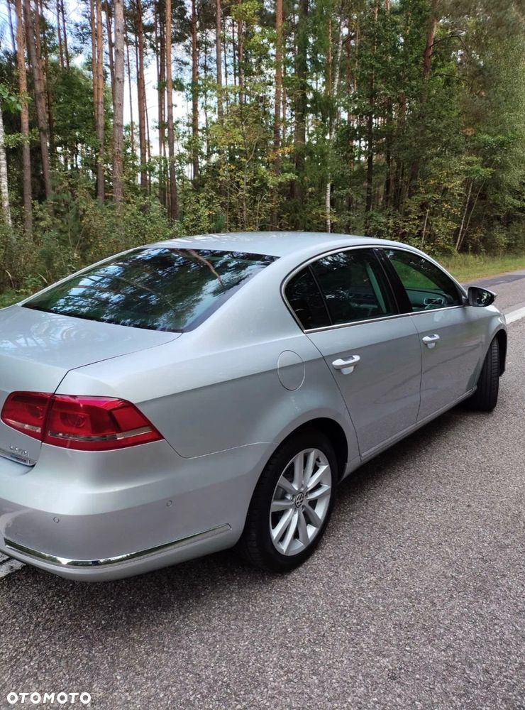 Volkswagen Passat 2.0 TDI DSG BlueMotion Technology Comfortline - 16