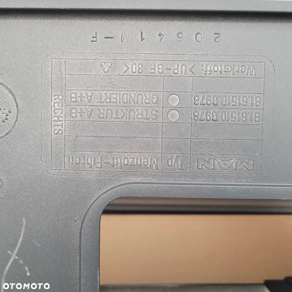 STOPNICA PRAWA MAN TGX NOWY ORYGINAŁ 81.61510-0976 - 3