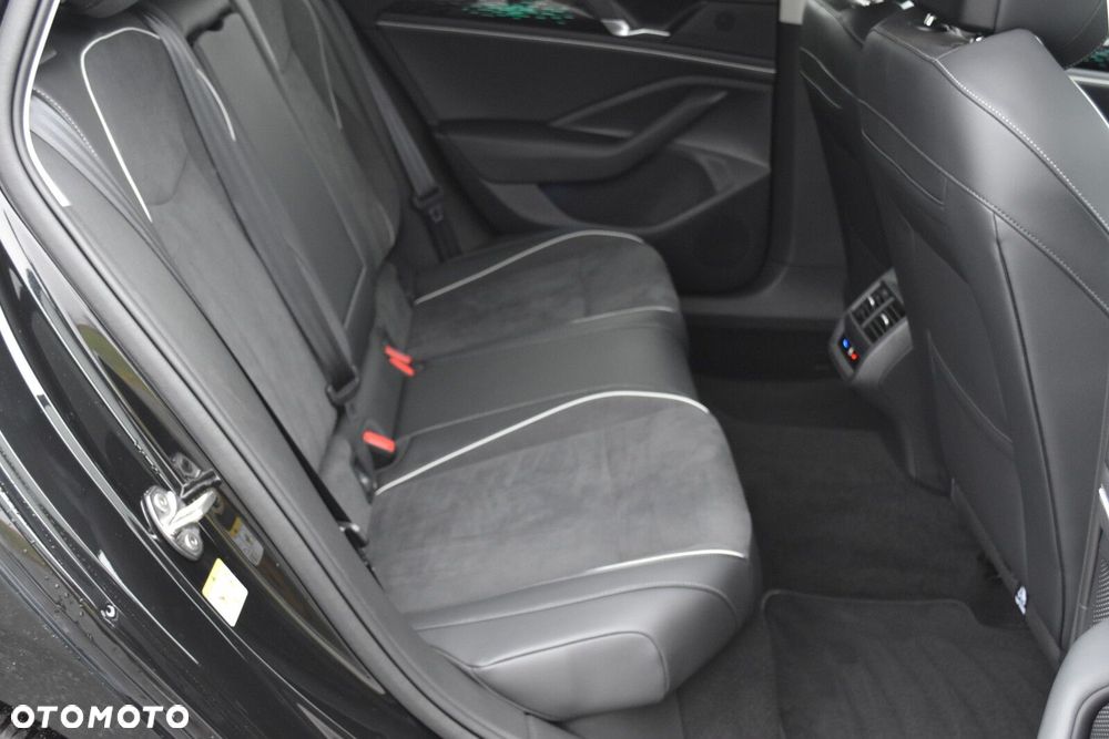 Volkswagen Passat Variant - 35