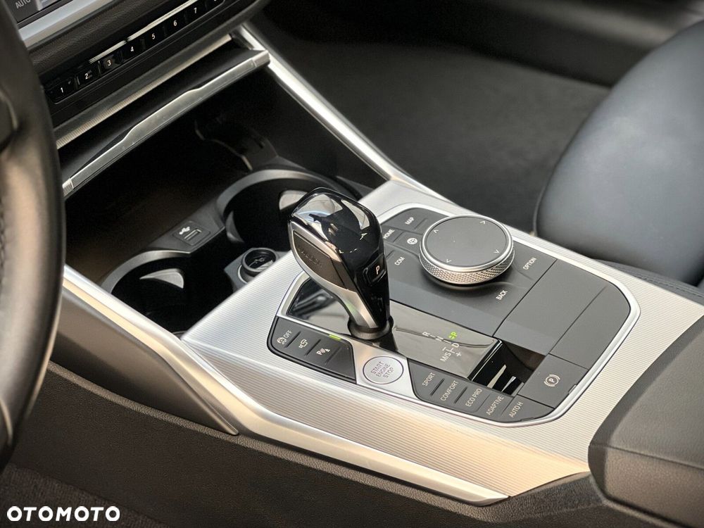 BMW Seria 3 320d xDrive Sport Line sport - 25