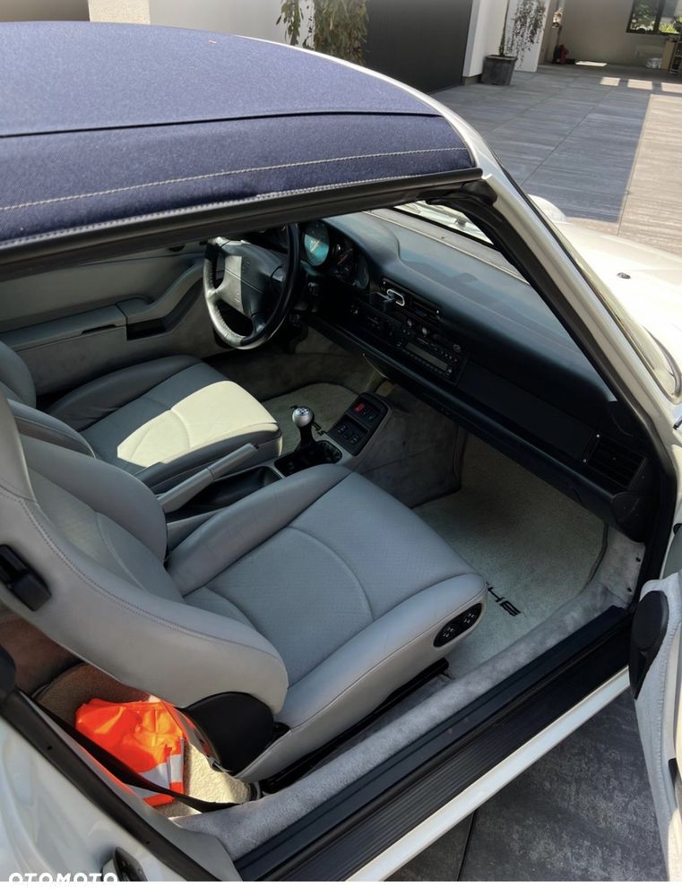 Porsche 911 Carrera - 10