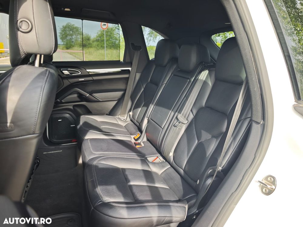 Porsche Cayenne 3.0 L V6 - 29