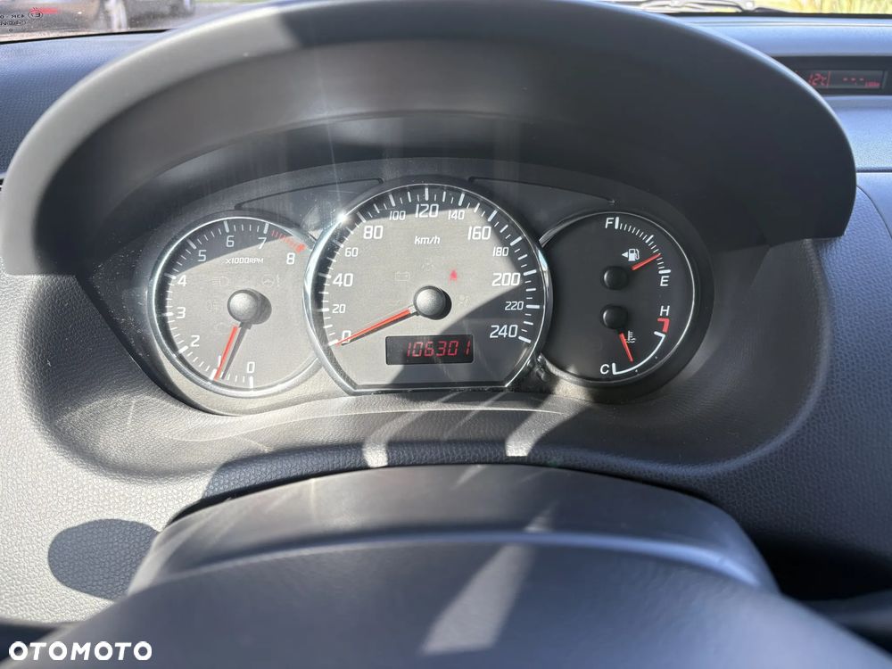 Suzuki Swift - 4
