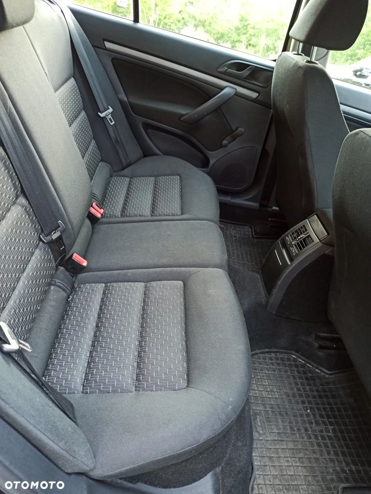 Skoda Octavia 1.6 - 11