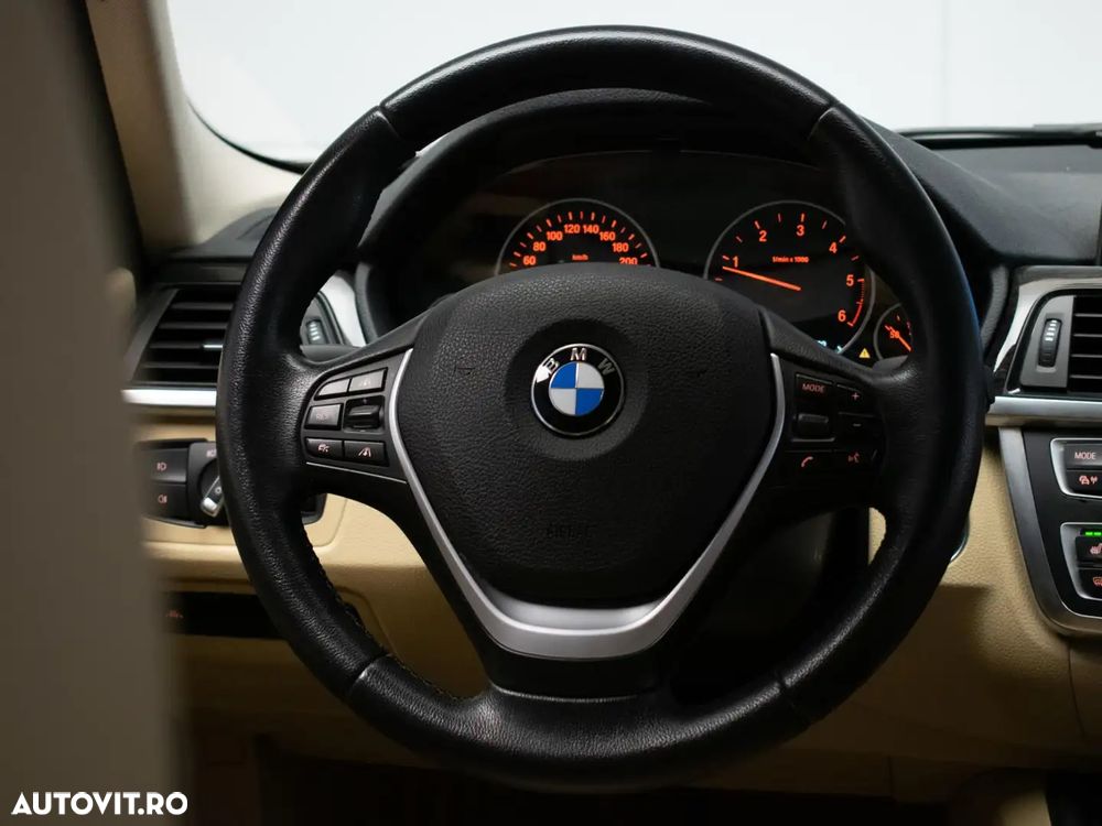 BMW Seria 3 320d Aut. Efficient Dynamics Edition Luxury Line - 9