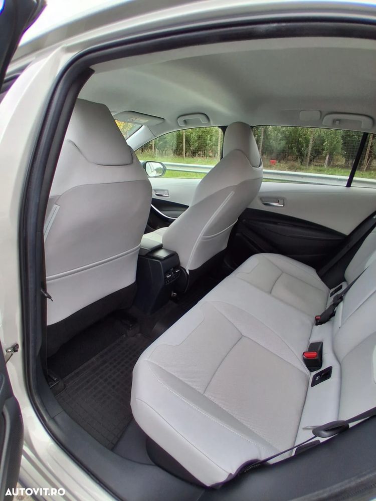 Toyota Corolla 2.0 Hybrid Touring Sports GR Sport - 11