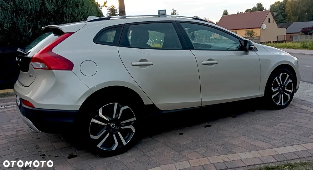 Volvo V40 Cross Country D3 Drive-E SCR Momentum - 8