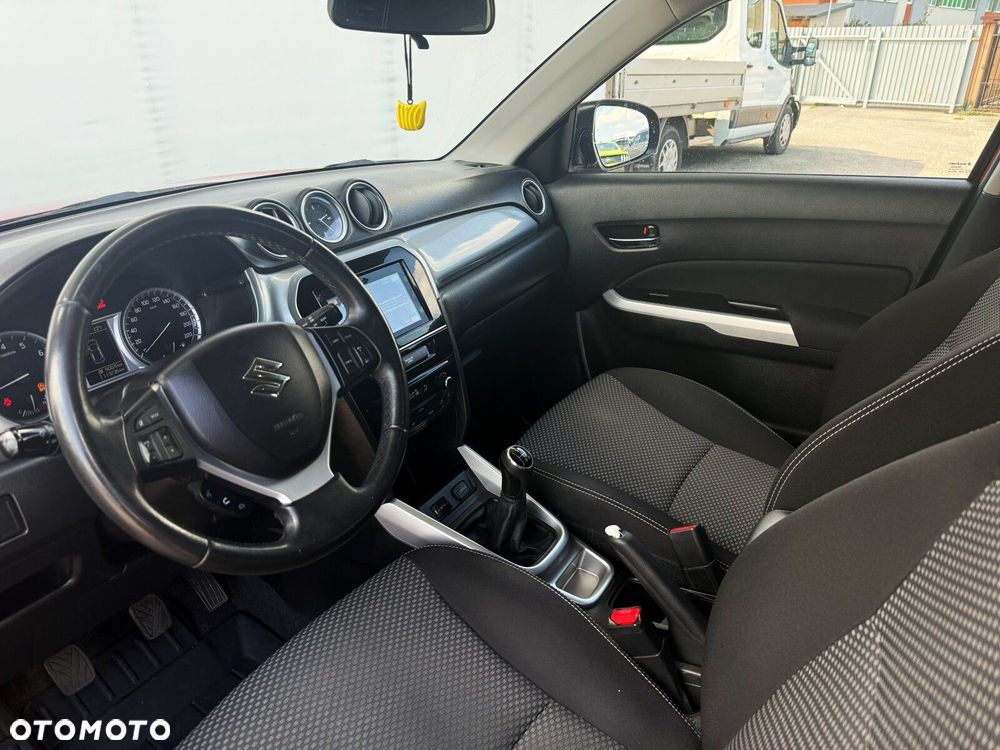 Suzuki Vitara 1.6 Comfort 2WD - 12