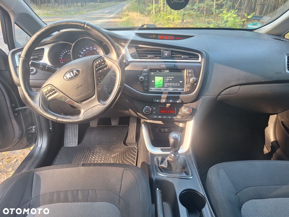 Kia Ceed - 11