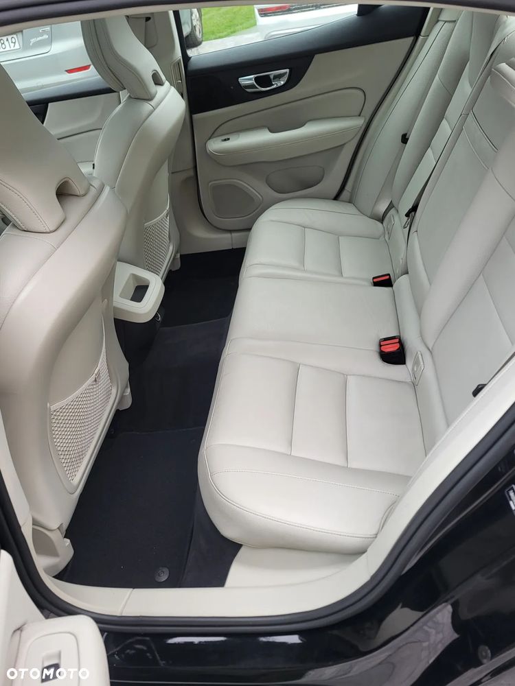 Volvo S60 T6 AWD Momentum Pro - 18