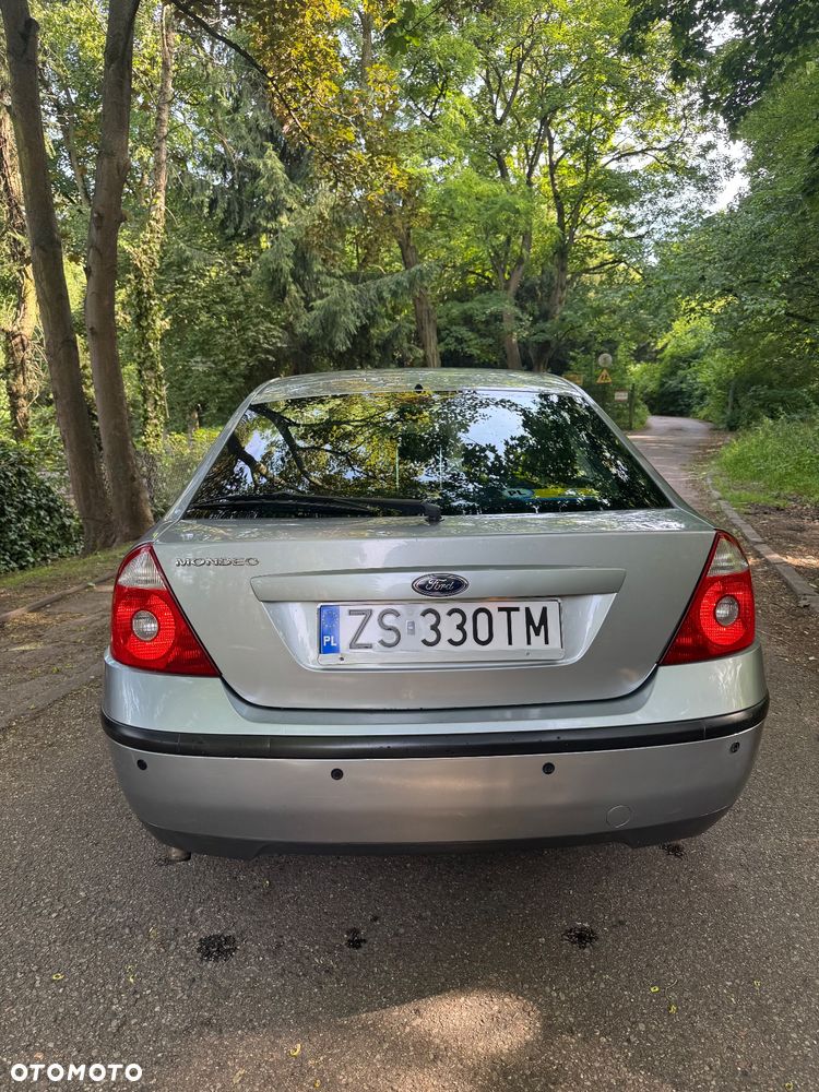 Ford Mondeo 1.8 Ambiente - 4