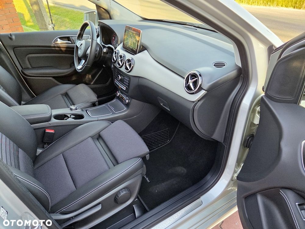 Mercedes-Benz Klasa B 250 7G-DCT Edition - 35
