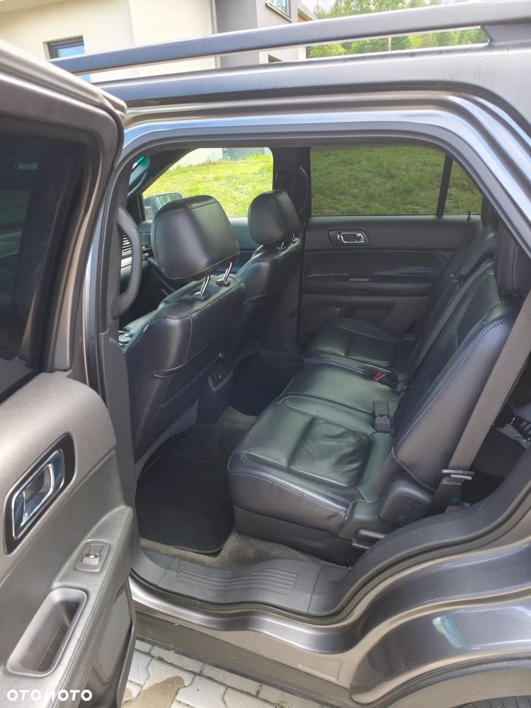 Ford Explorer - 8