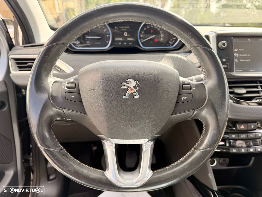 Peugeot 2008 1.2 PureTech Allure Pack - 34