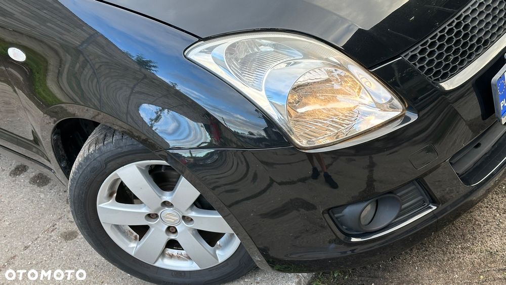 Suzuki Swift 1.5 Black Sport Edition - 11
