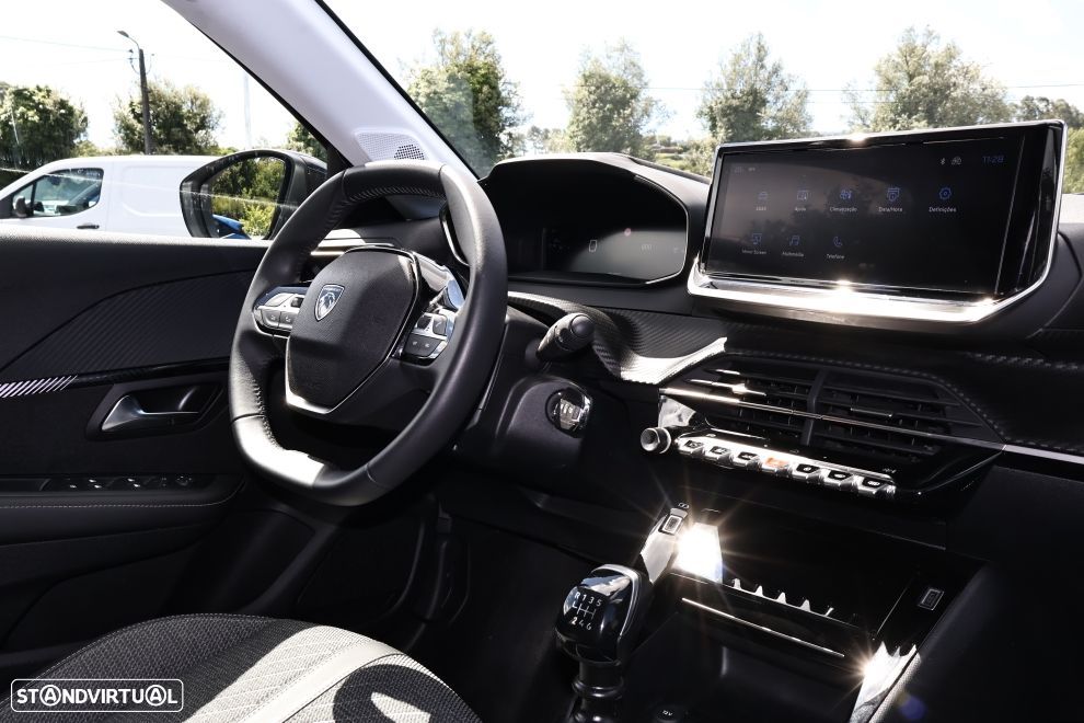 Peugeot 208 1.2 PureTech Allure - 11