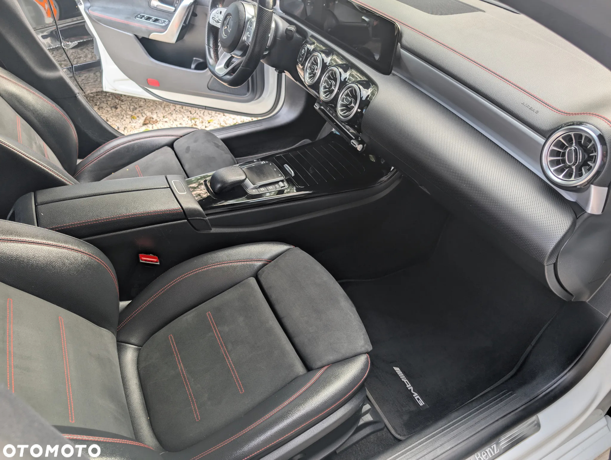 Mercedes-Benz CLA 250 4-Matic AMG Line 7G-DCT - 2