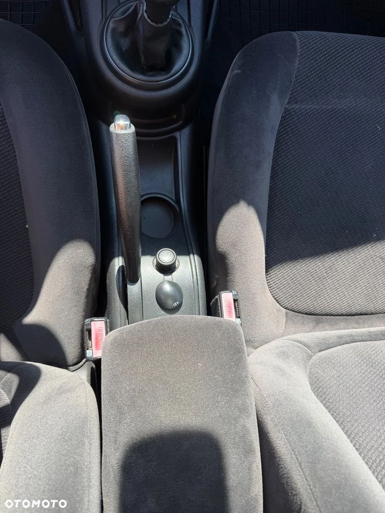 Citroën C4 1.6 16V Exclusive - 19