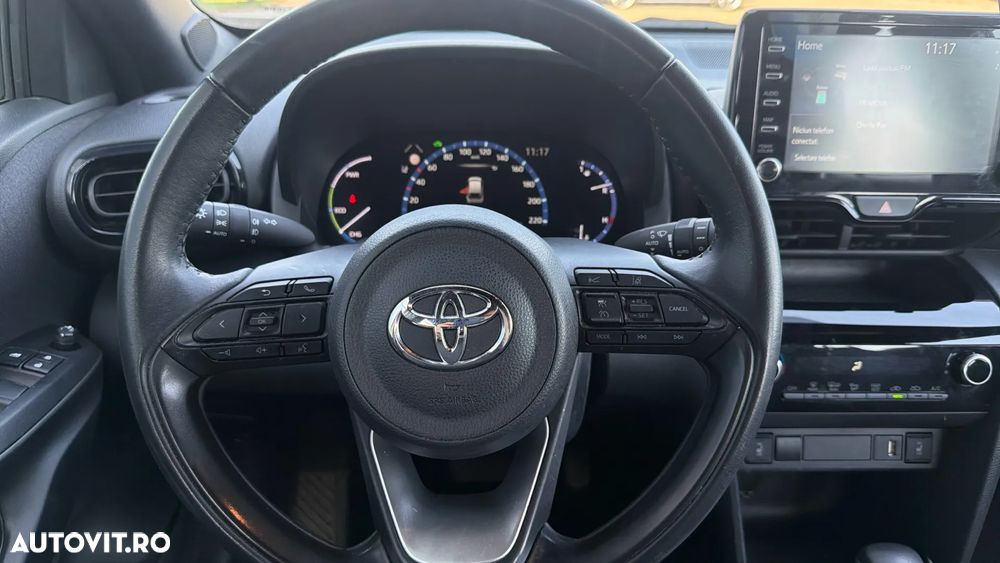Toyota Yaris Cross 1.5 VVT-i HSD 4x2 Dynamic - 13