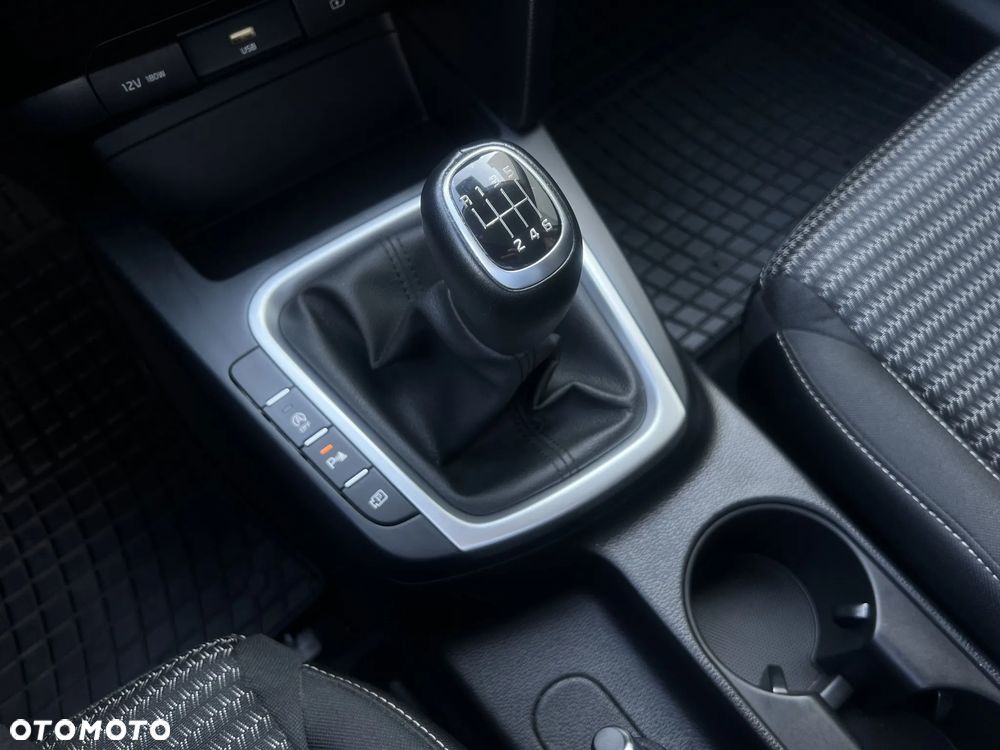 Kia Ceed 1.5 T-GDI M - 16
