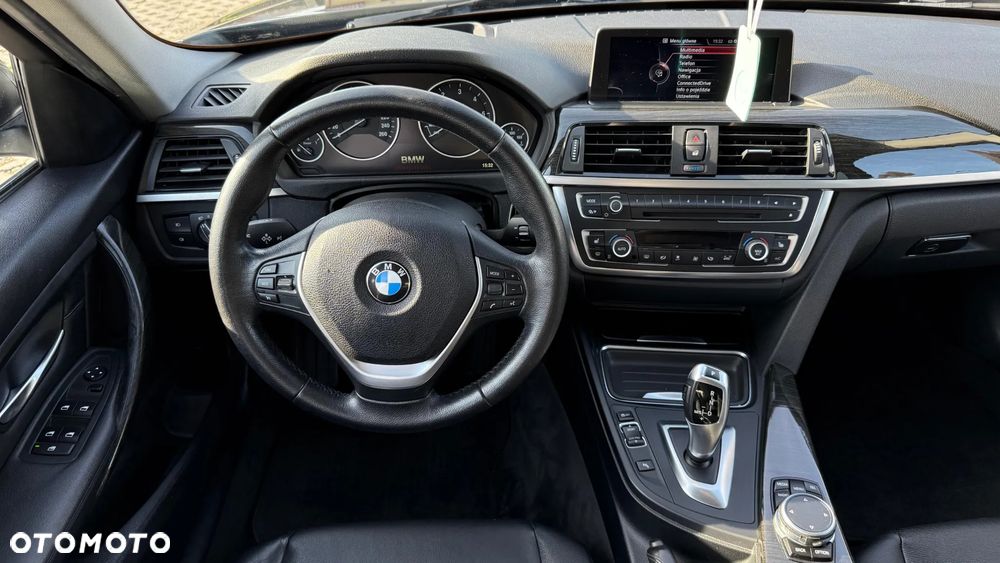 BMW Seria 3 320d xDrive Luxury Line - 20