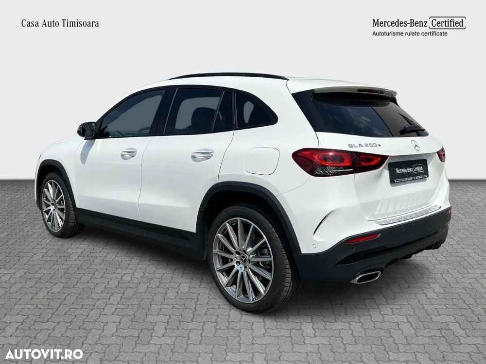 Mercedes-Benz GLA - 4