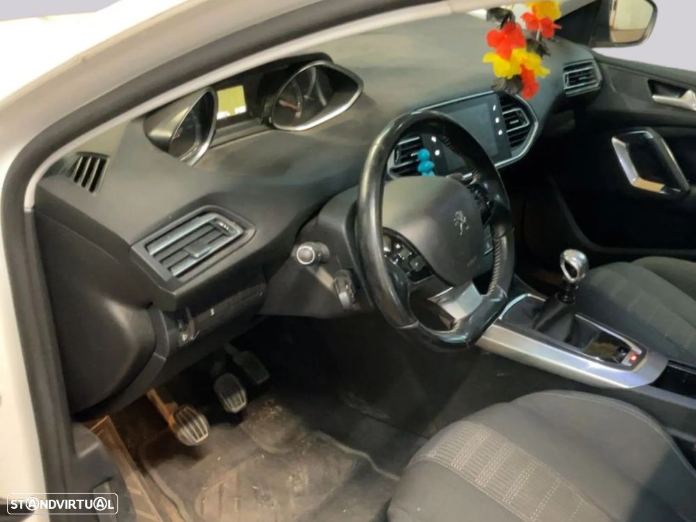 Peugeot 308 SW 1.2 PureTech Allure - 6