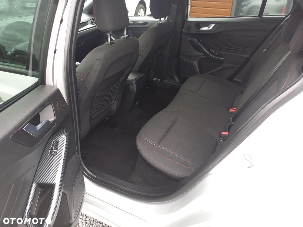 Ford Focus 2.0 EcoBlue STart-Stopp-System ST-LINE - 21