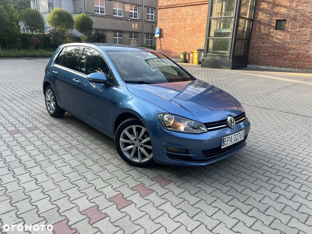 Volkswagen Golf - 1