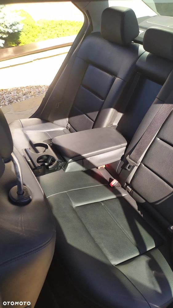 Mercedes-Benz Klasa E 350 CDI BlueEff - 16