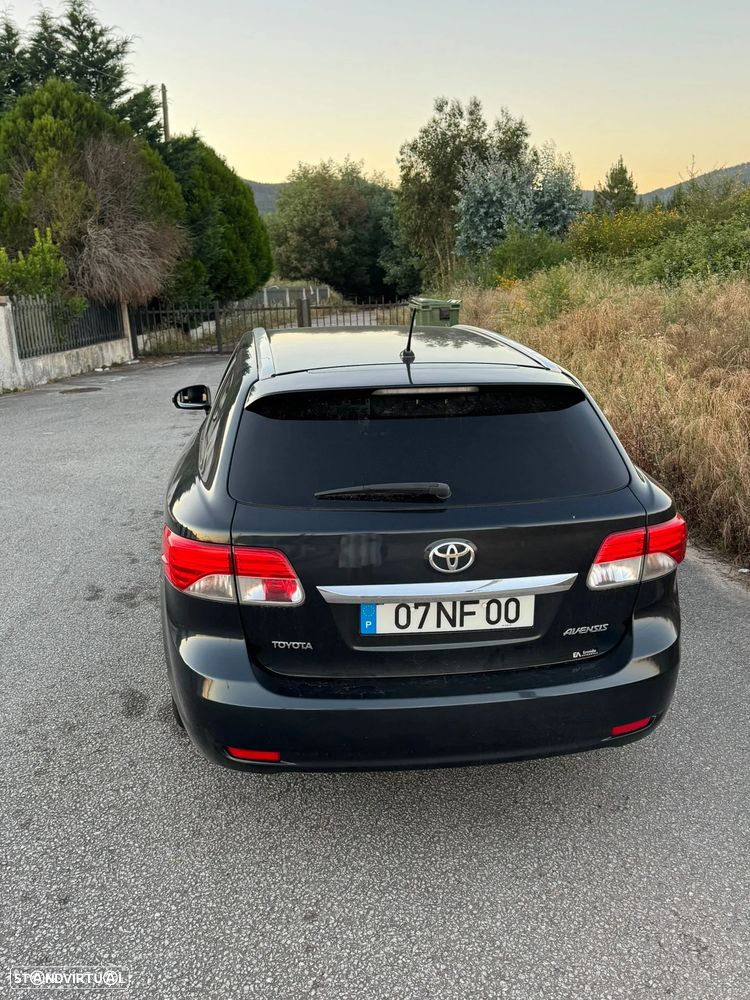 Toyota Avensis SW 2.0 D-4D Comfort - 4