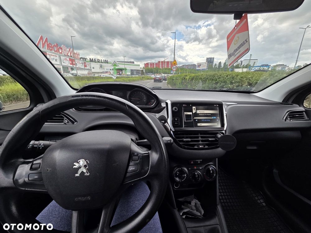 Peugeot 208 2013 photo 5