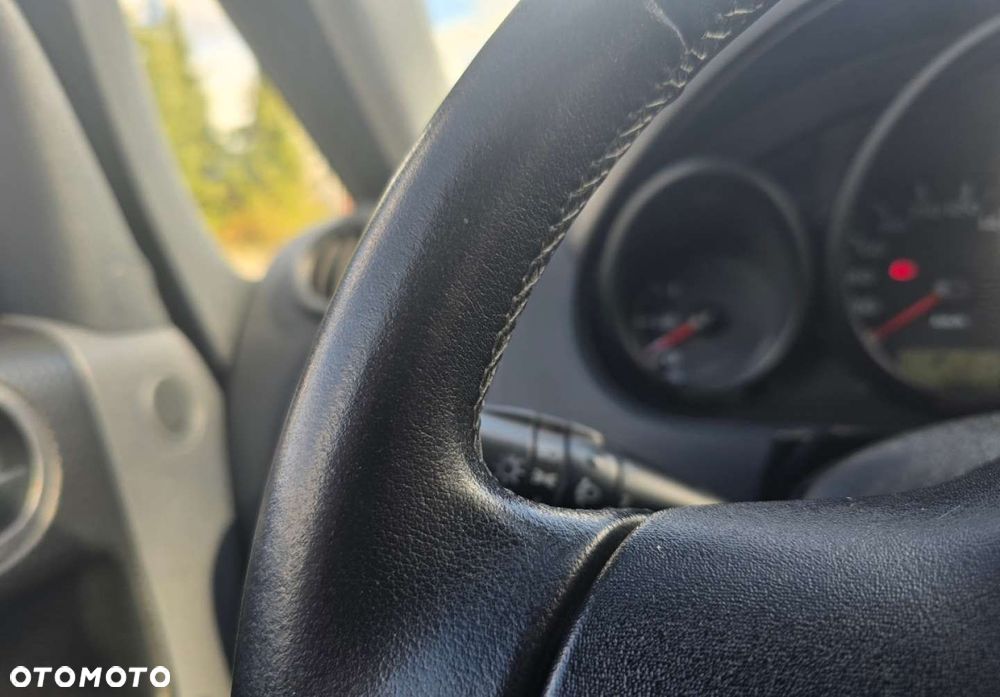 Mitsubishi Colt - 16