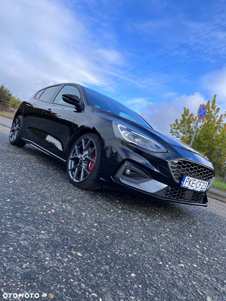 Ford Focus 2.0 EcoBlue S&S ST mit Styling-Paket - 2