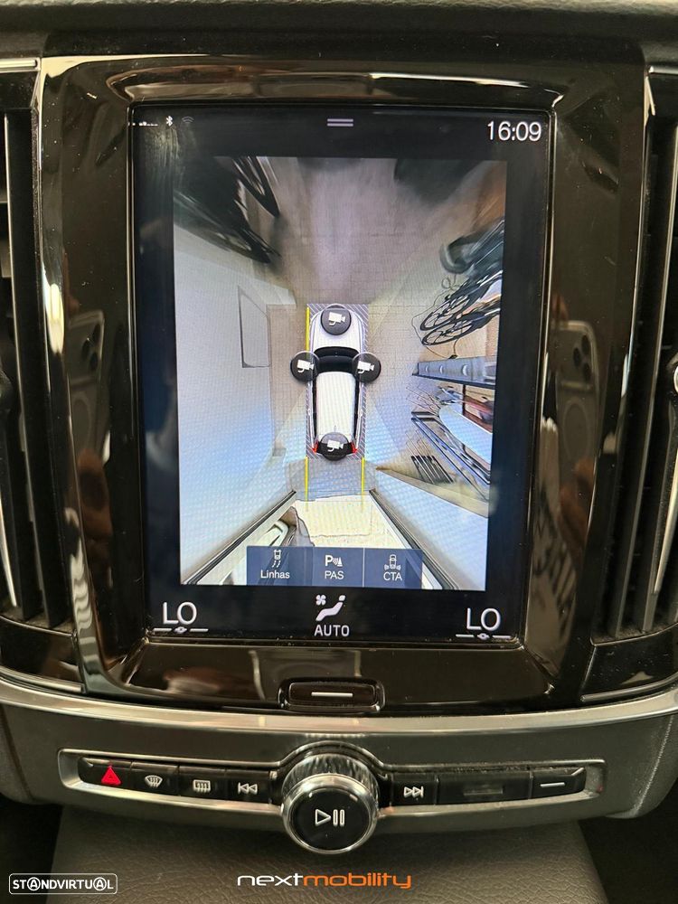 Volvo V90 2.0 D4 Momentum B.Pack Geartronic - 19