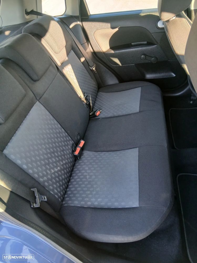 Ford Fiesta 1.25 Ambiente - 8