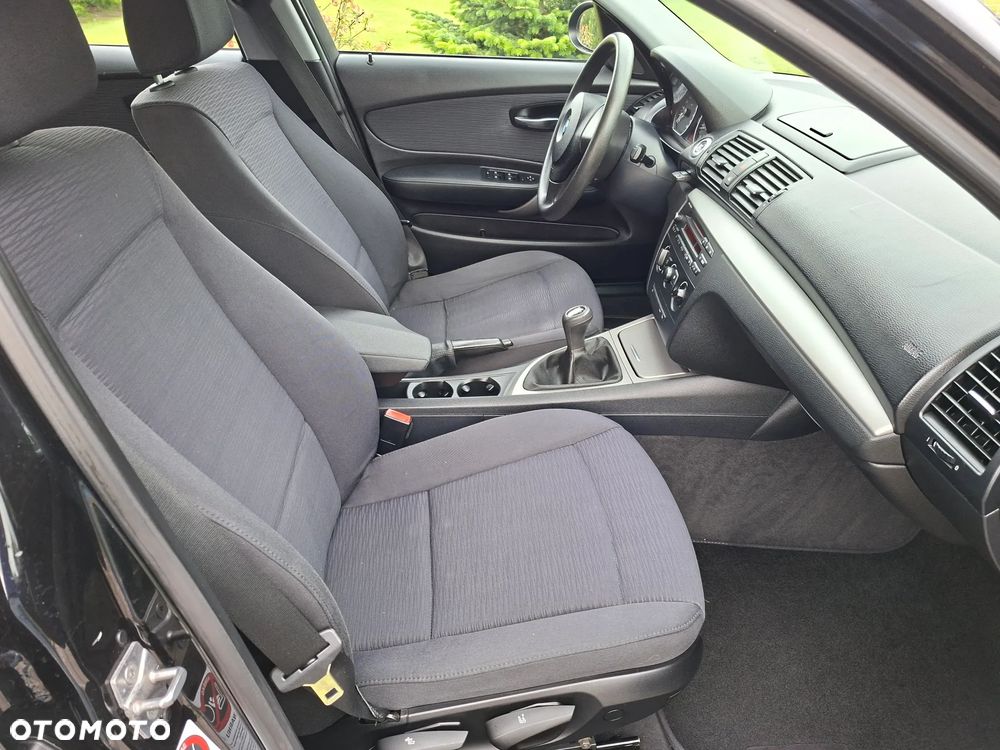 BMW Seria 1 116i - 22