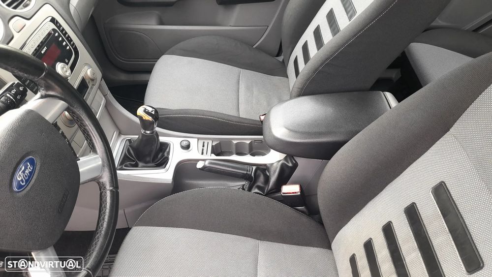 Ford Focus SW 1.6 TDCi DPF Trend - 19